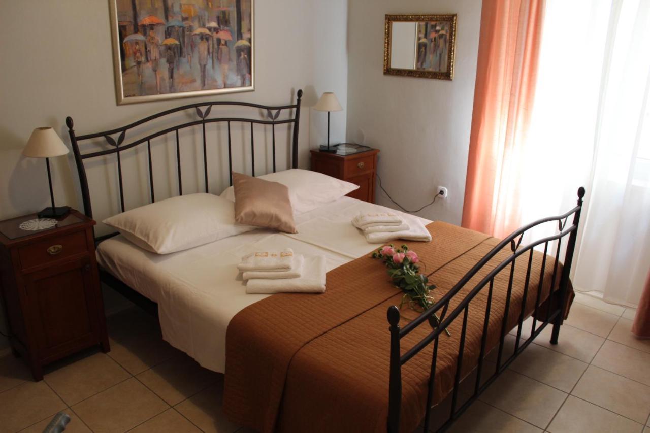 Adagio Theatre Apartment Spalato Esterno foto