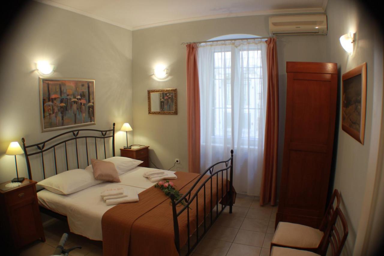 Adagio Theatre Apartment Spalato Esterno foto