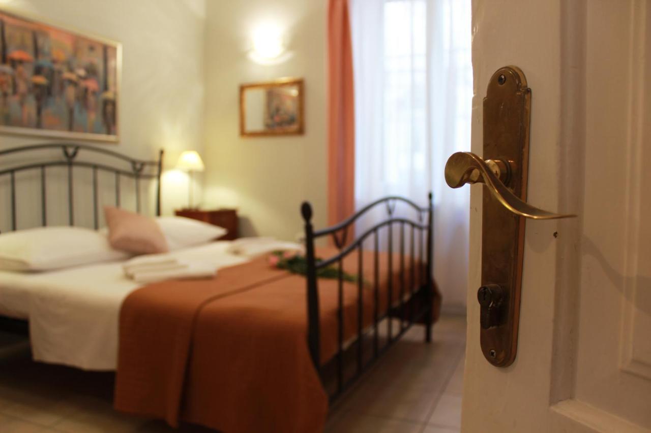 Adagio Theatre Apartment Spalato Esterno foto