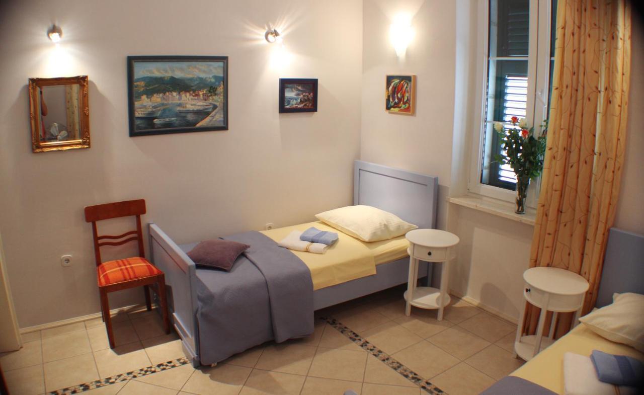 Adagio Theatre Apartment Spalato Esterno foto