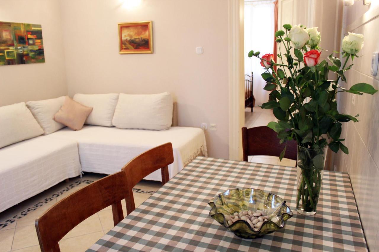 Adagio Theatre Apartment Spalato Esterno foto