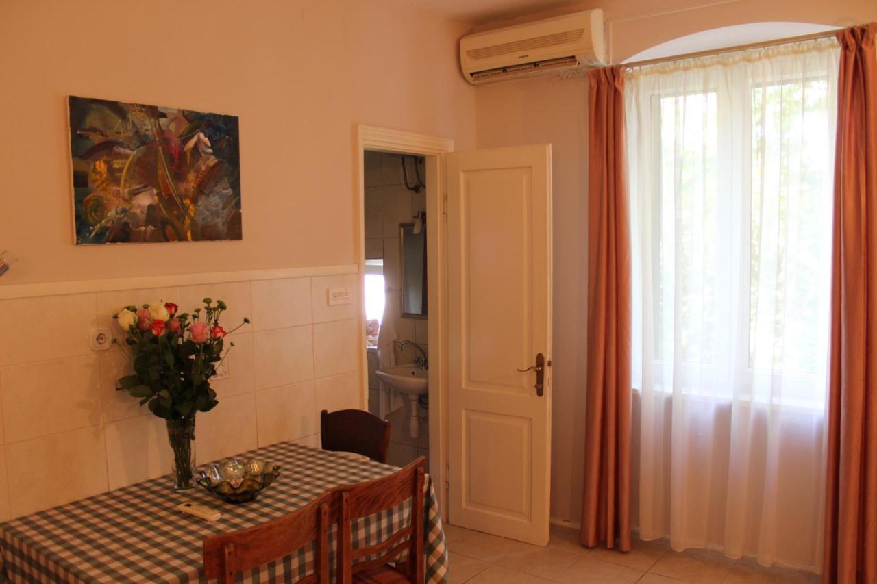 Adagio Theatre Apartment Spalato Esterno foto