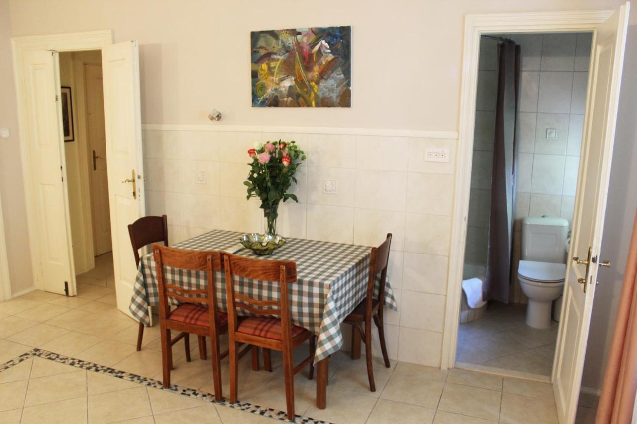 Adagio Theatre Apartment Spalato Esterno foto
