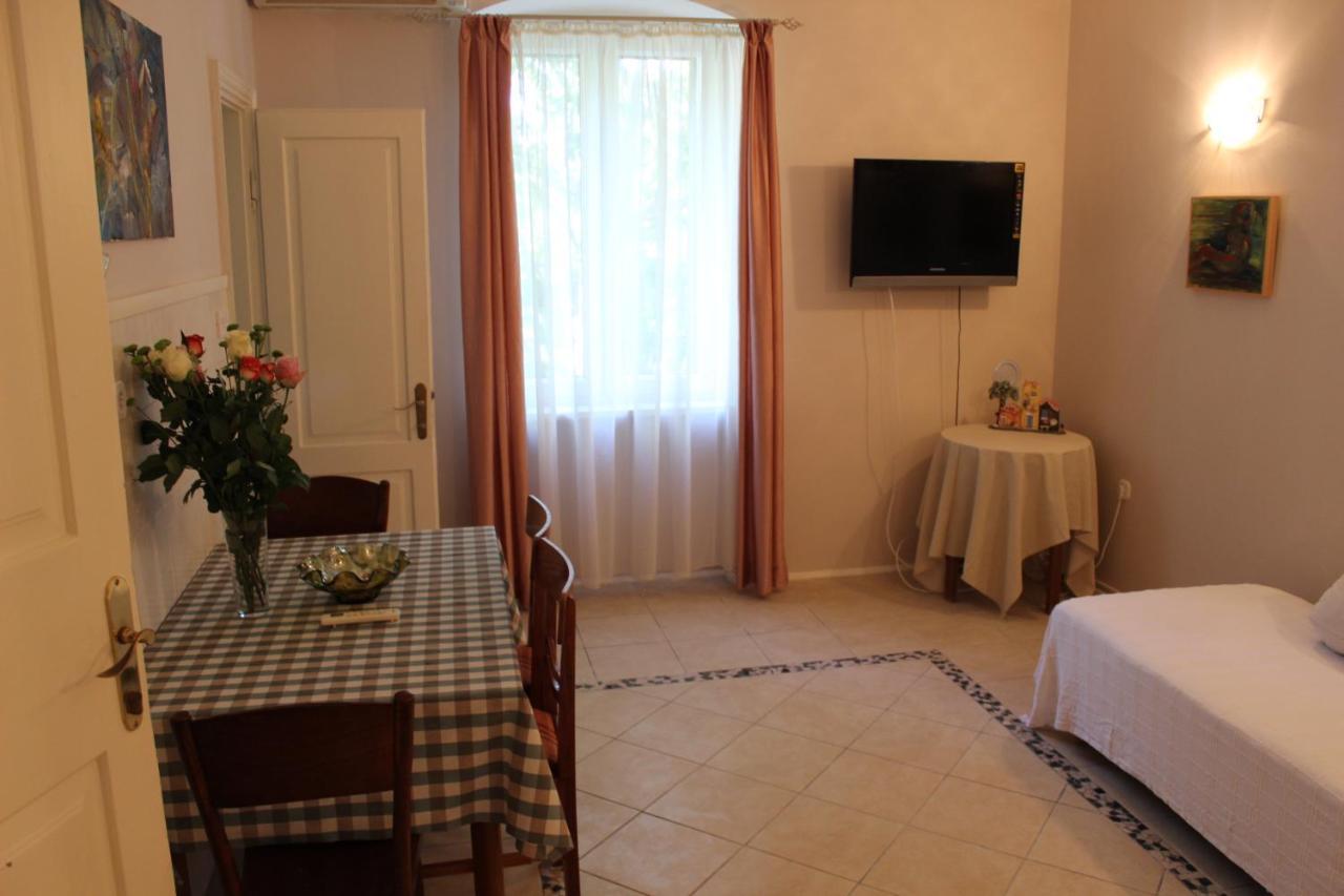 Adagio Theatre Apartment Spalato Esterno foto