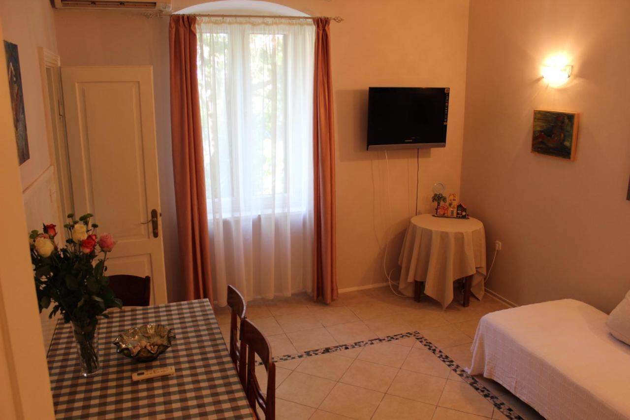 Adagio Theatre Apartment Spalato Esterno foto